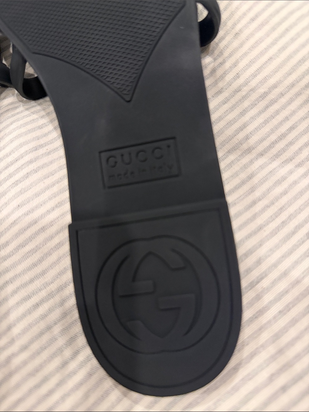 Gucci Black Rubber Interlocking G Slide Sandals - Picture 10 of 16